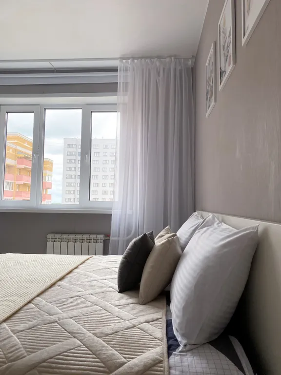 Большая семейная квартира до 5 гостей рядом с Волгой