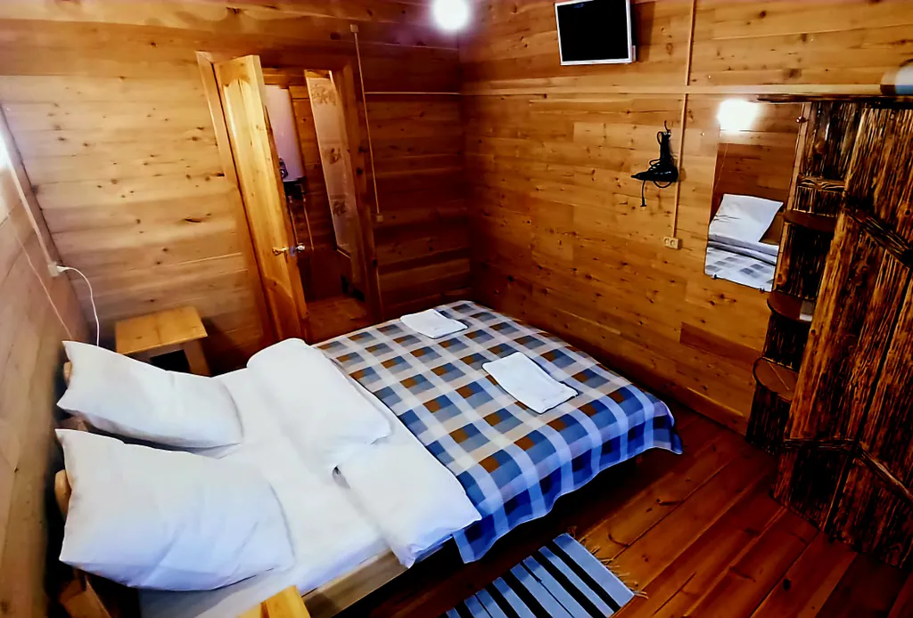 Уютная комната с собственным душем и туалетом