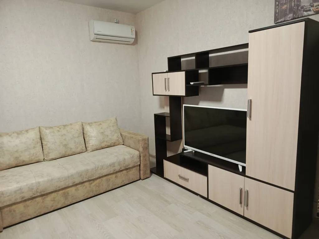 Квартира Квартира Отличная евротрешка у парка Галицкого — Краснодар