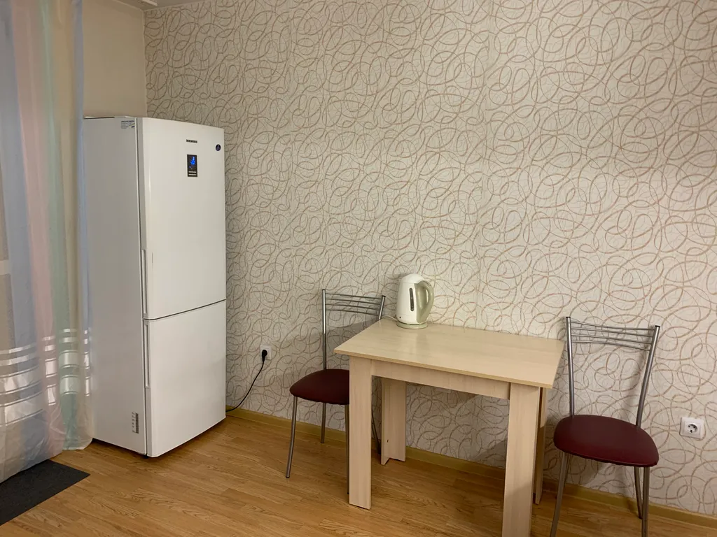 Евродвушка у ТЦ Фестиваль