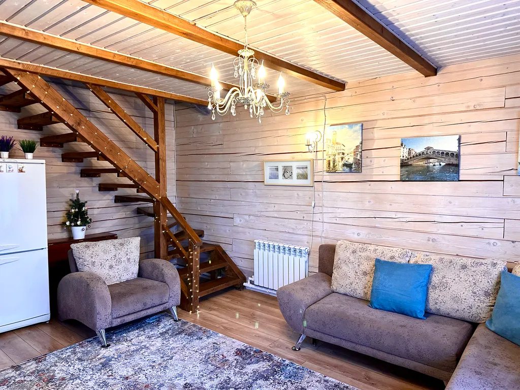 Домик в Горном Алтае с видом на горы