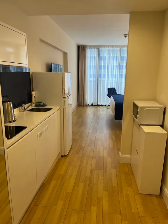 Студия на 1-й линии с видом на море в небоскребе Орби Сити