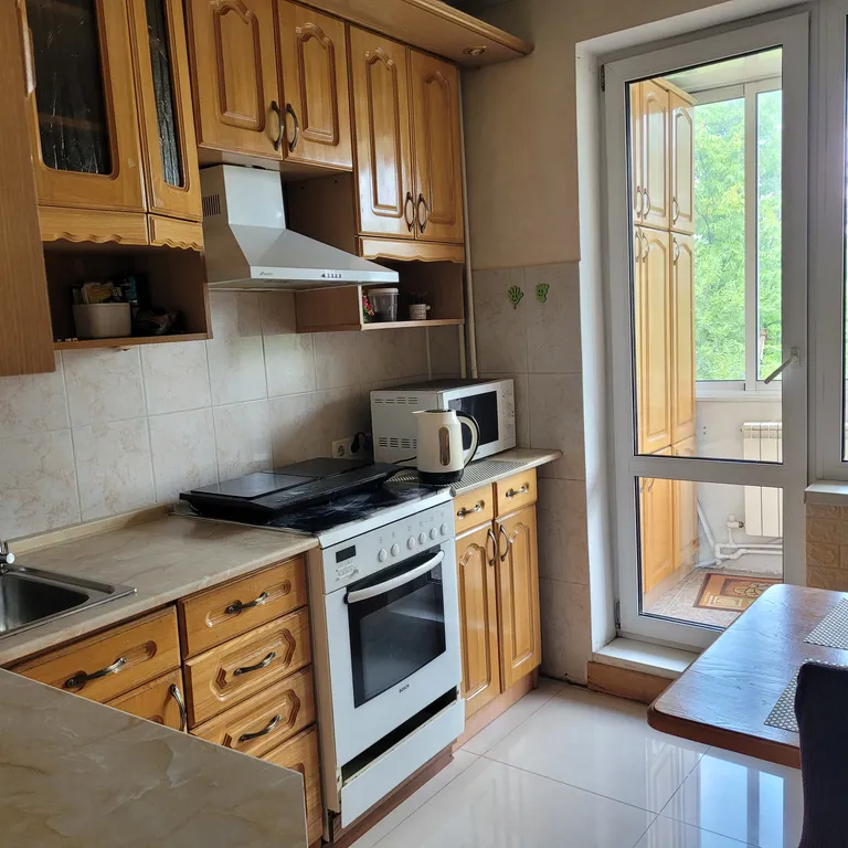 Уютная квартира в центре города — аренда посуточно в Артём