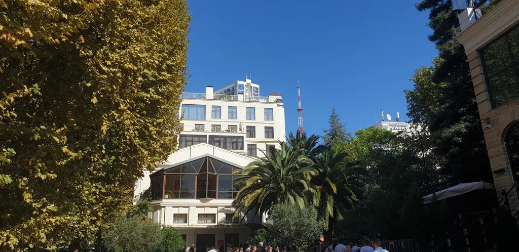 Элитный апартамент с террасой в центре Сочи 150 квм у моря