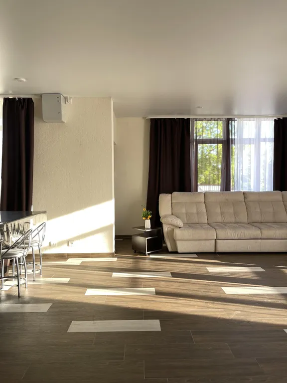 Дом с подогреваемым бассейном и 5 спальнями