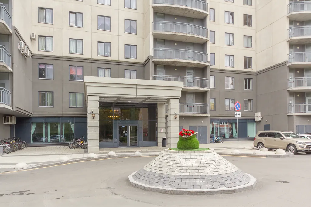 Уникальные апартаменты в центре города с видом на парк и реку