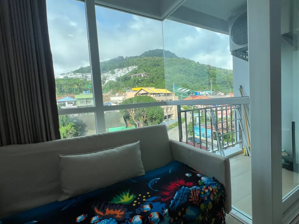 Ката, студия после ремонта с красивым видом на горы, 5 этаж