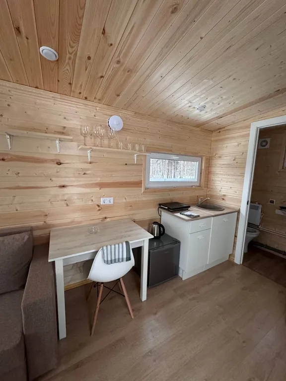 Уютный дом в лесу