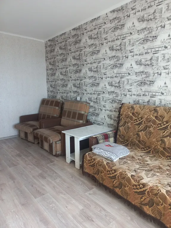 Квартира в центре, рядом с ТЦ Норд — аренда посуточно в Кингисепп