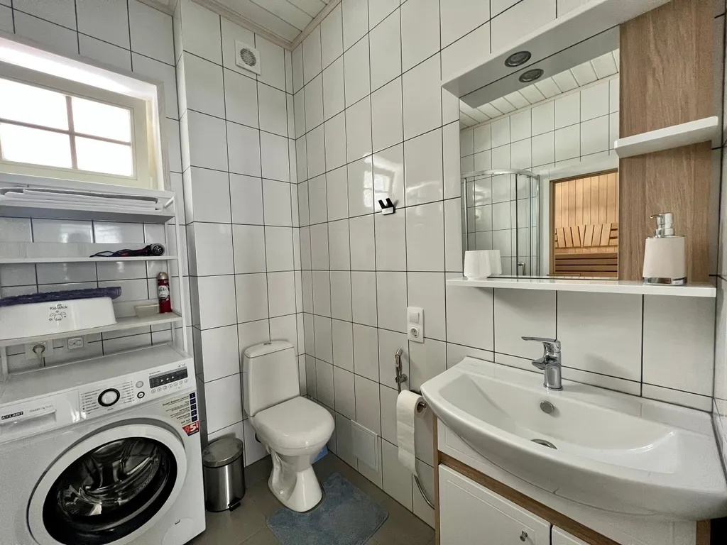 Дом N3 с сауной и камином  на берегу озера Лунное