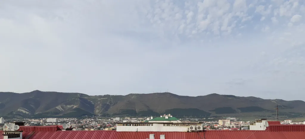 Просторная видовая квартира с кондиционером в 5 минутах от моря