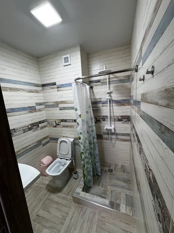 Двухместный номер с видом на горы и море.42