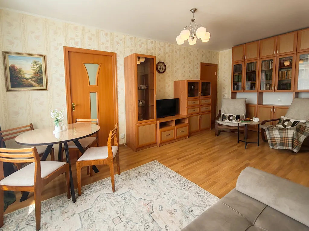 Светлая 2-комнатная квартира с библиотекой на Студенческом бульваре у ПетрГУ