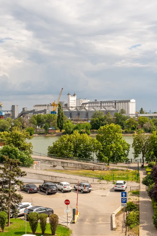 Апартаменты с авторским дизайном на живописной набережной Дона