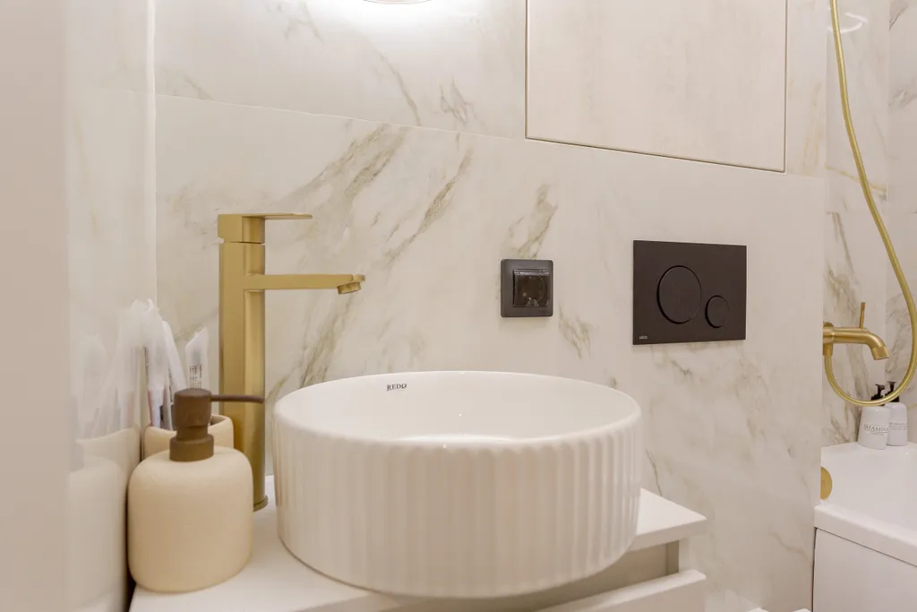 Комфорт-плюс с колонкой Алисой в академгородке