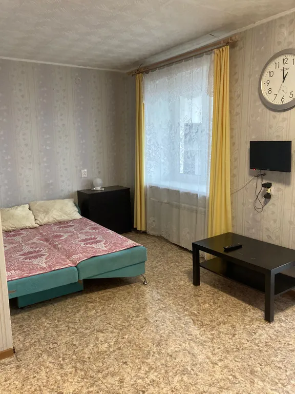 Квартира Уютная гостиная с лоджией — аренда посуточно в Каменск-Уральский