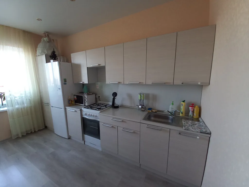 Апартамент как дома с видом на реку из окна