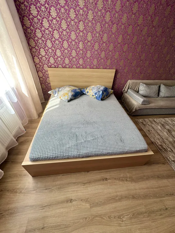 Большая однушка около Глобуса