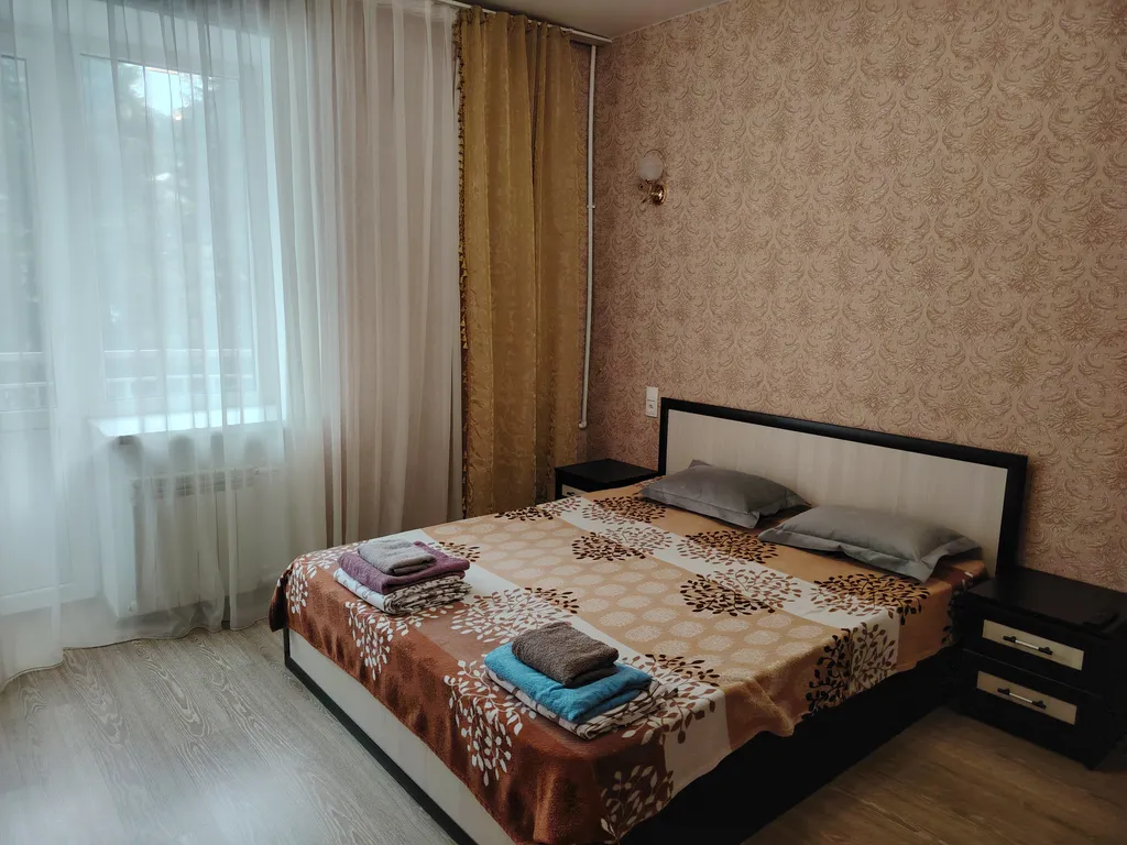 Гостевой дом Квартира трёхкомнатная, с двумя отдельными спальнями и кухней залом