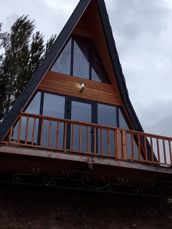 Гостевой дом с видом на пруд и горы