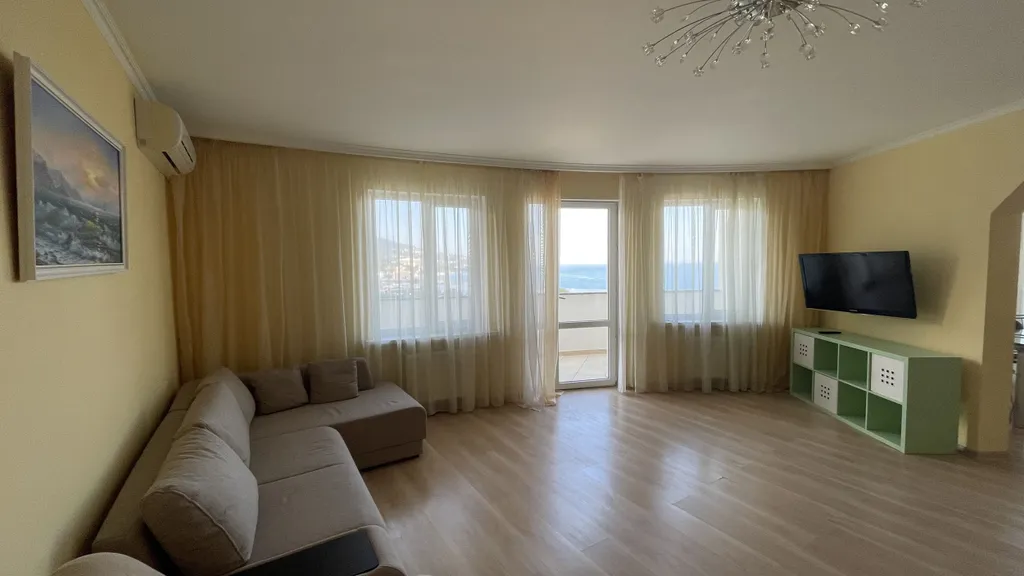 Шикарная видовая квартира в центре