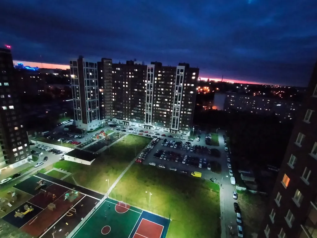 Квартира с панорамным балконом.
Хрустальный 19 этаж "День и Ночь"