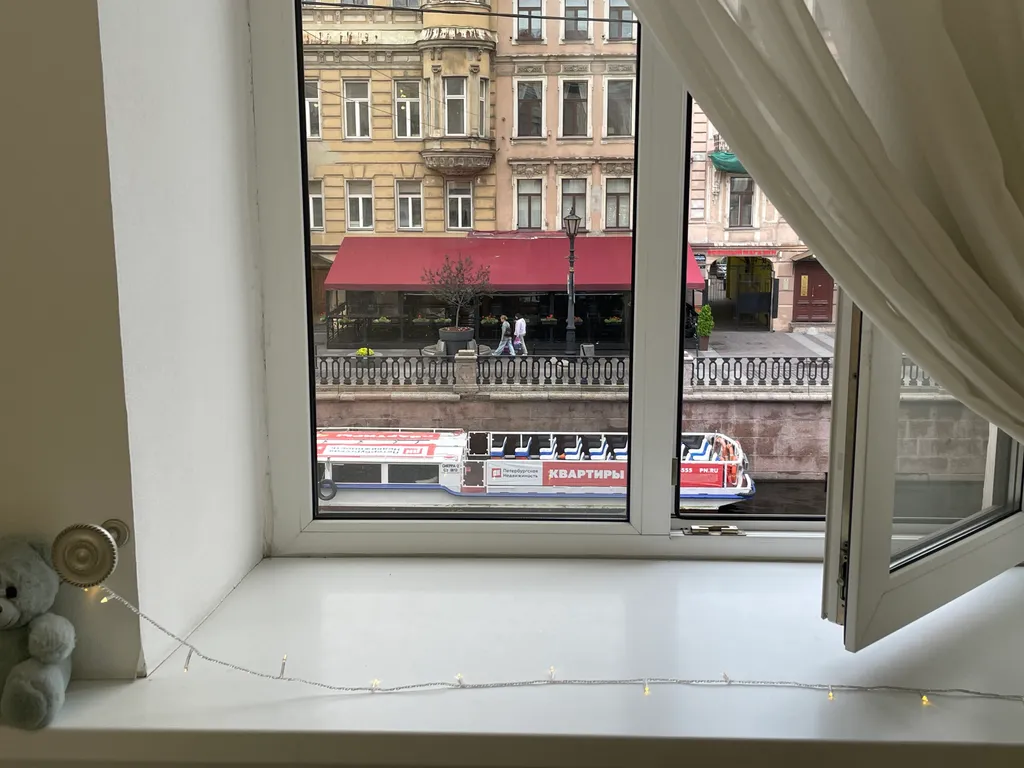 Центр Вид- река,  кораблики Версаль