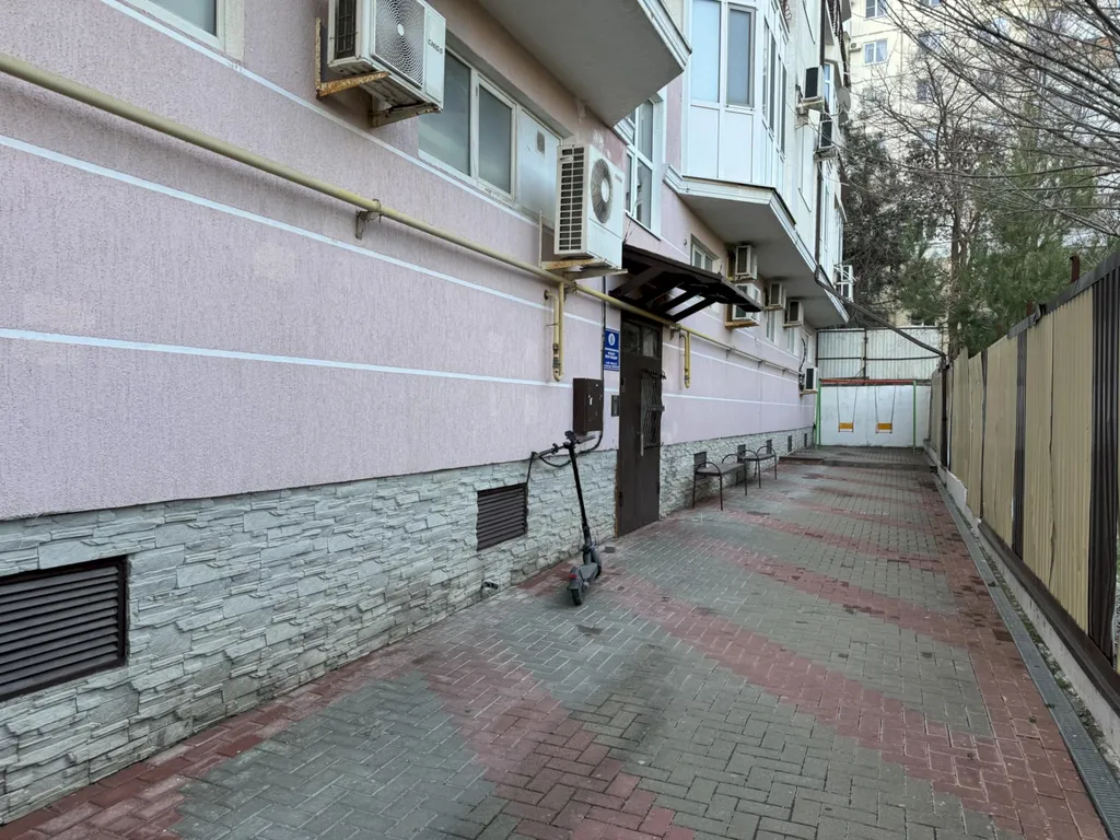 Квартира 1-комнатная квартира, 12 минут до центрального пляжа, балкон вид на горы — Геленджик