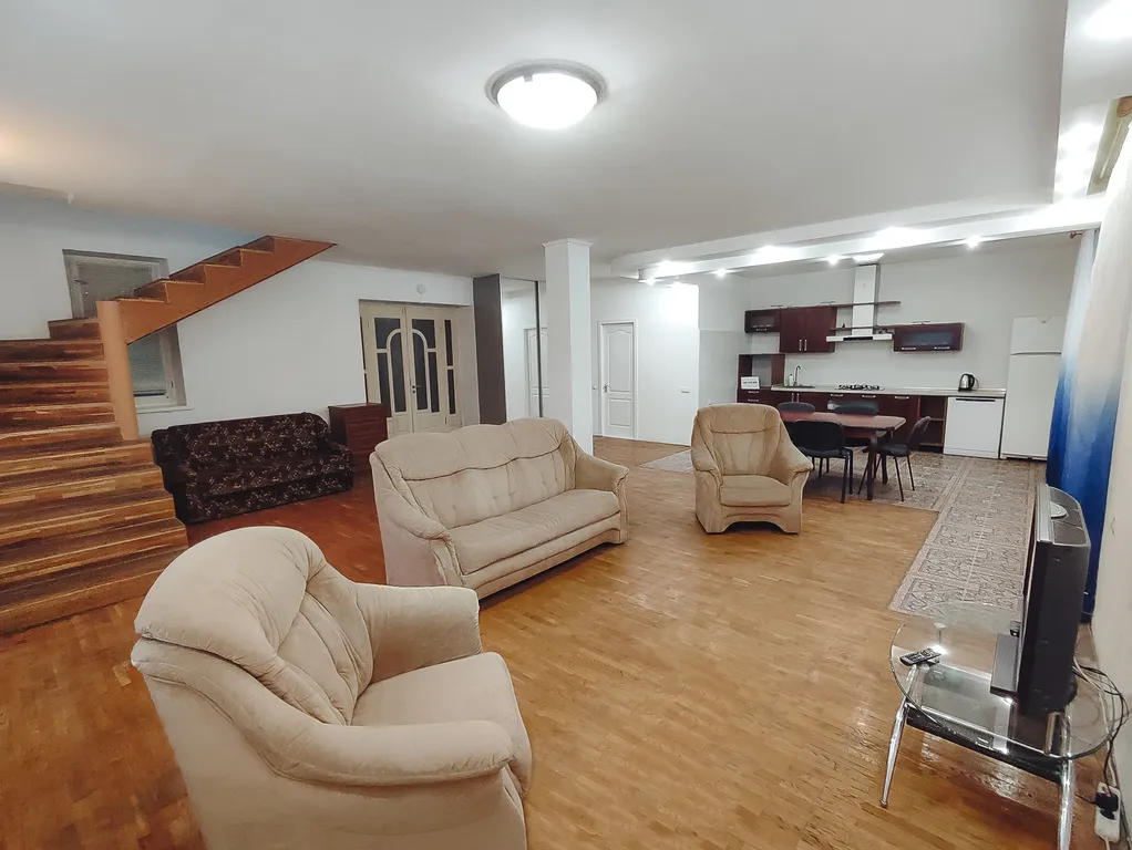 Коттедж Дом в тихом центре — аренда посуточно в Севастополь