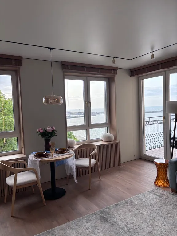 Квартира с видом на море на первой линии