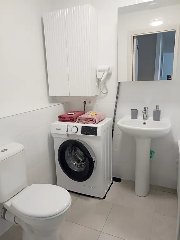 Просторная квартира с 2 спальнями у МРНЦ Цыба и Росатома