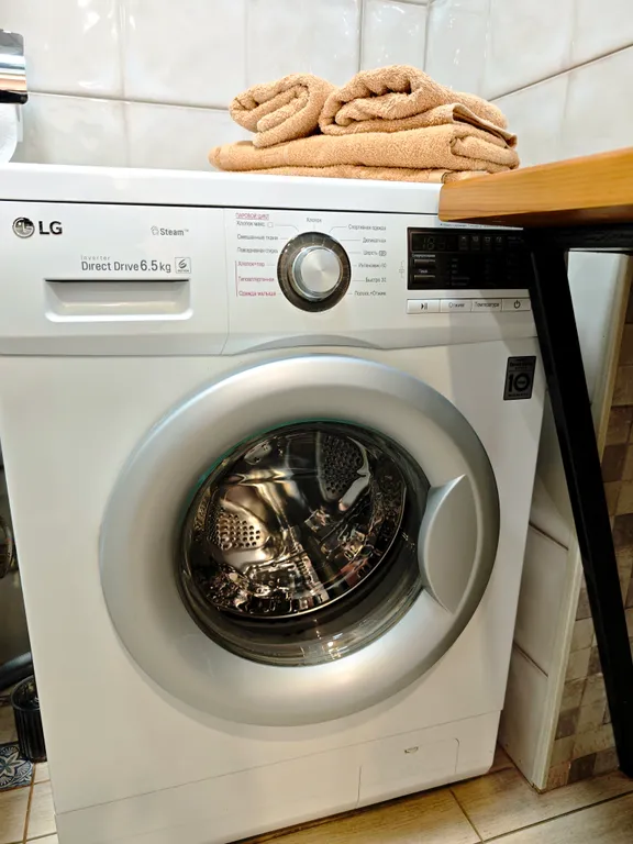 Дизайнерская студия с роскошным камином