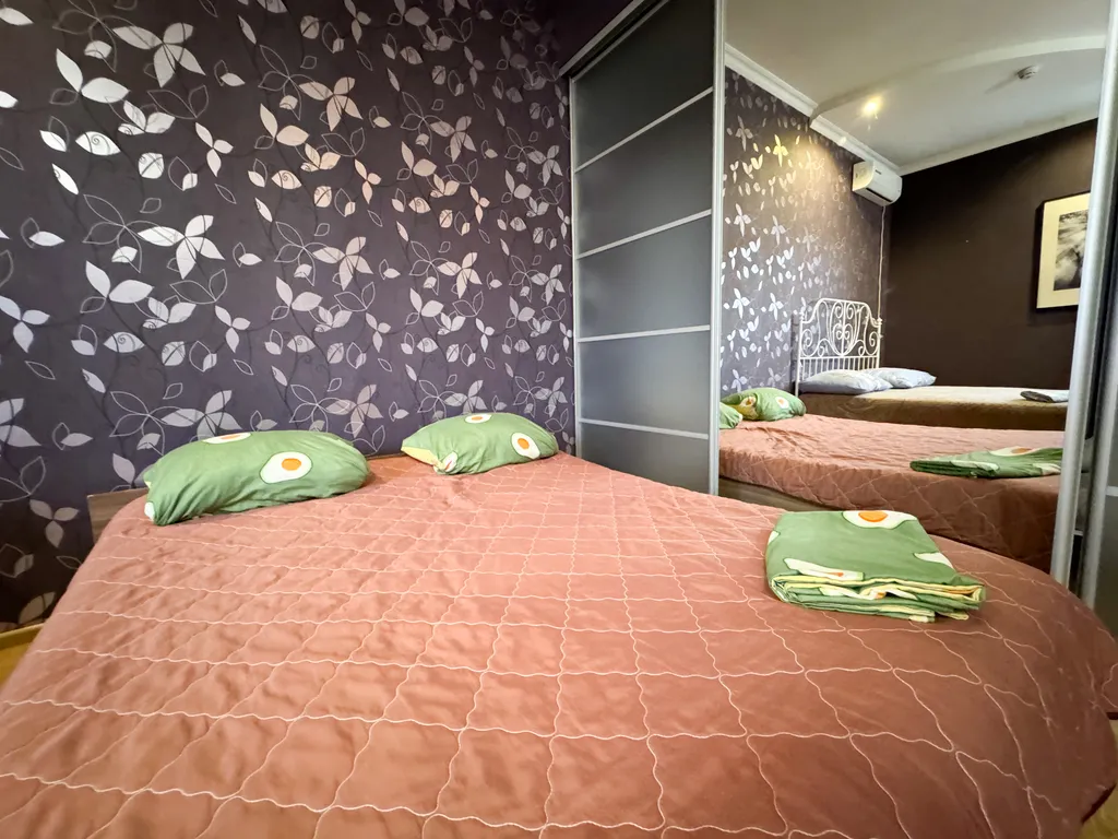 Дом с бассейном у парка Галицкого