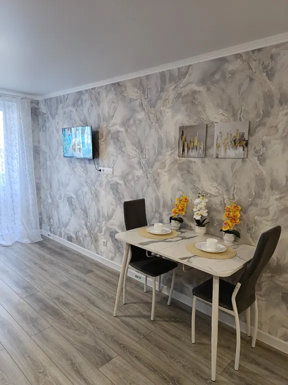 Уютная новая квартира студия с новой мебелью