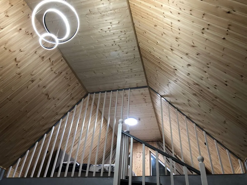 Уютный домик в окружении леса и горячих источников