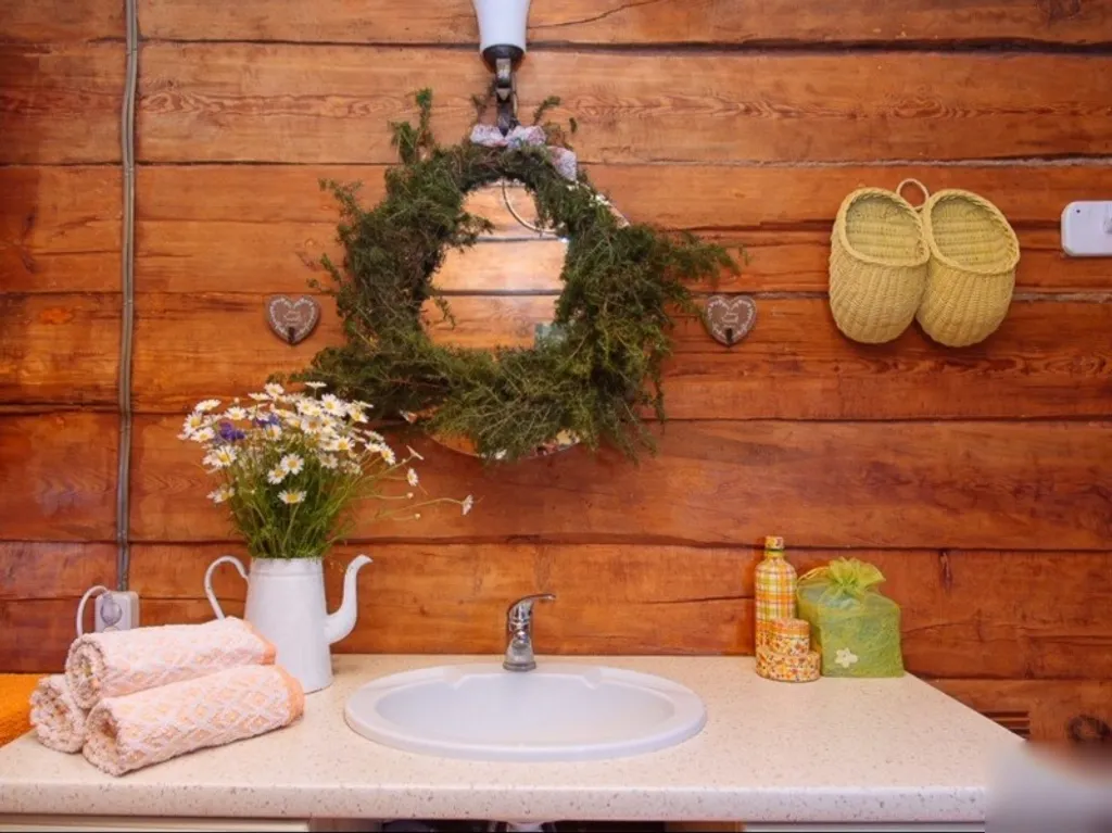 Домик-музей в Беловежской Пуще Беловежская светлица с печью и огнем