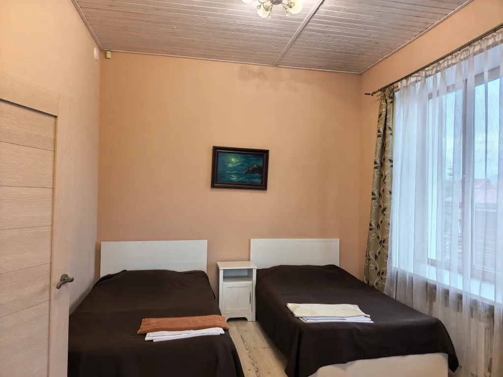 Двухэтажный дом на Банном