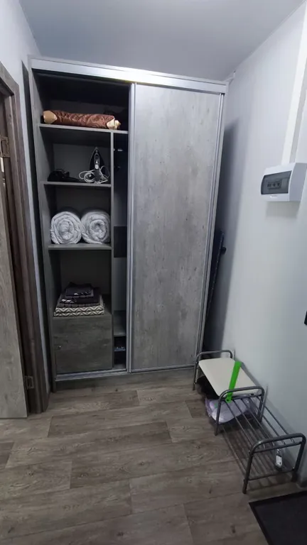 Комфортная квартира с панорамным окном в новом доме