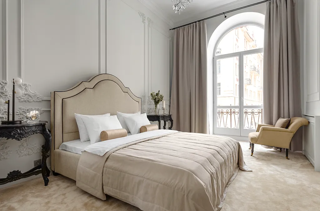 Дизайнеpские апартаменты с балконом