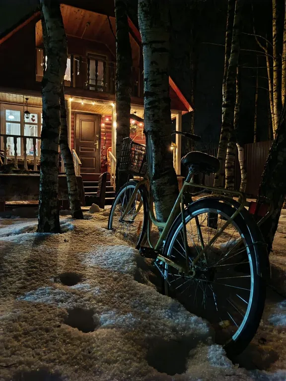 Вишнёвый домик в Махре