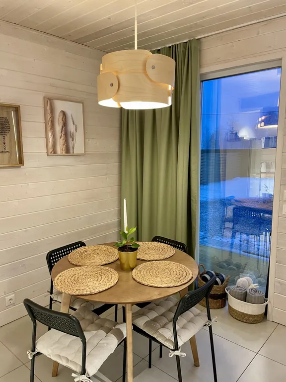 Cube House на берегу Волги