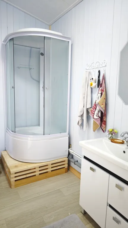 Дом у реки на закрытой охраняемой территории комплекса Гранд Ольгино