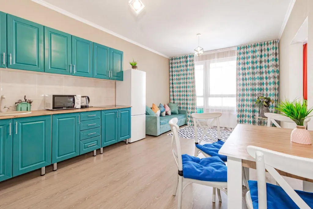 Уютная евро-трехкомнатная квартира в сердце столицы с видом на город