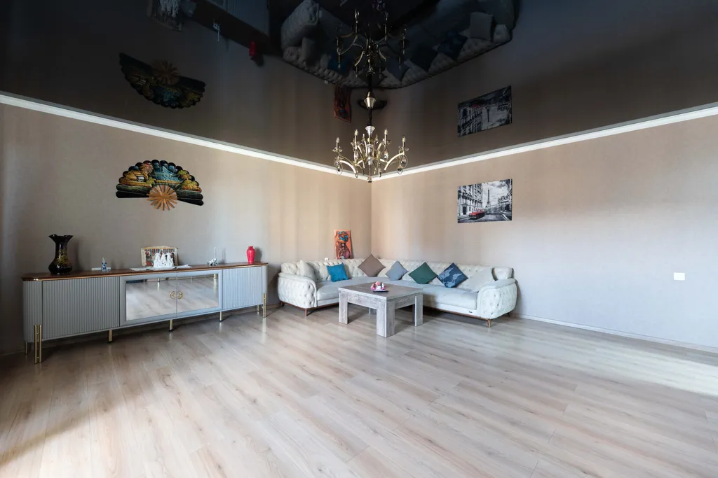 Two bedroom, newly renovated apartment