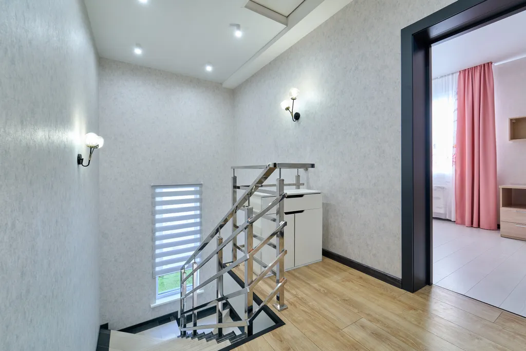 Современный, новый дом