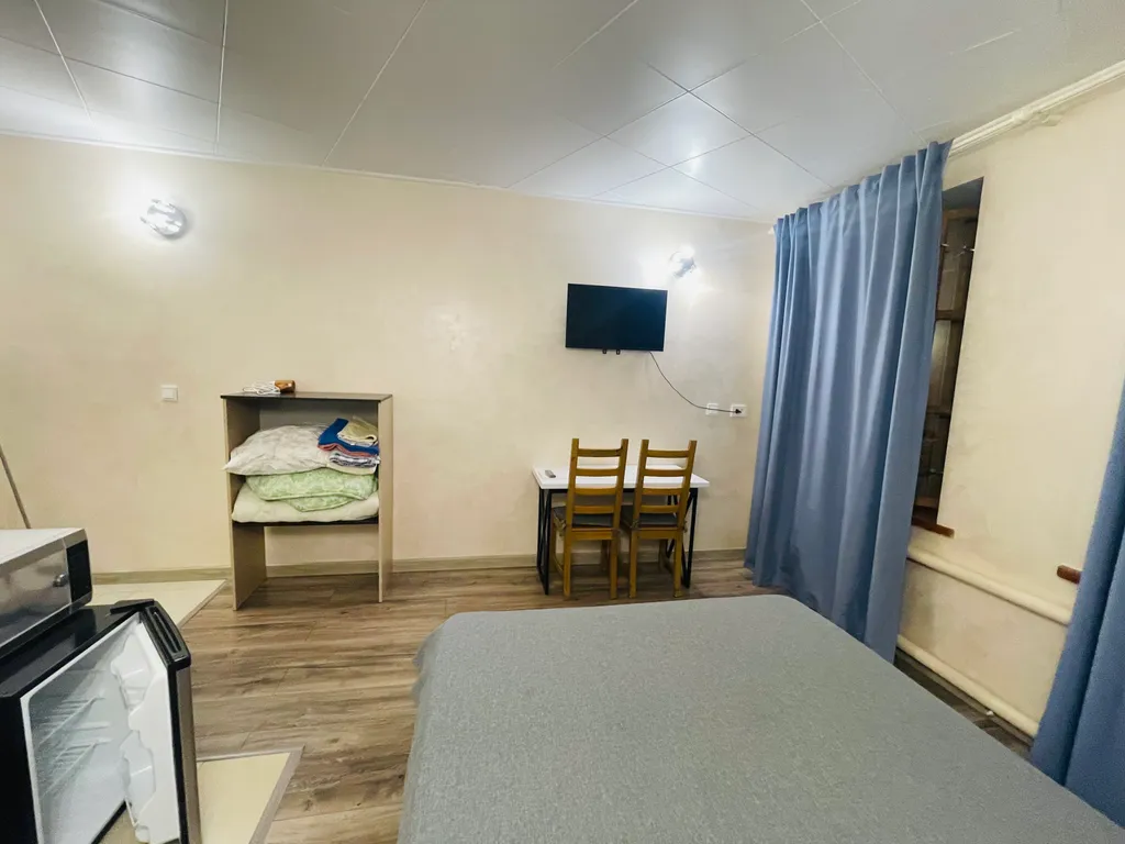 Уютный номер с выходом в сквер Волкова