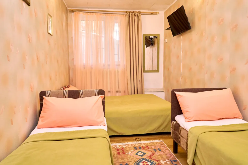 Уютный номер с удобствами рядом с морем