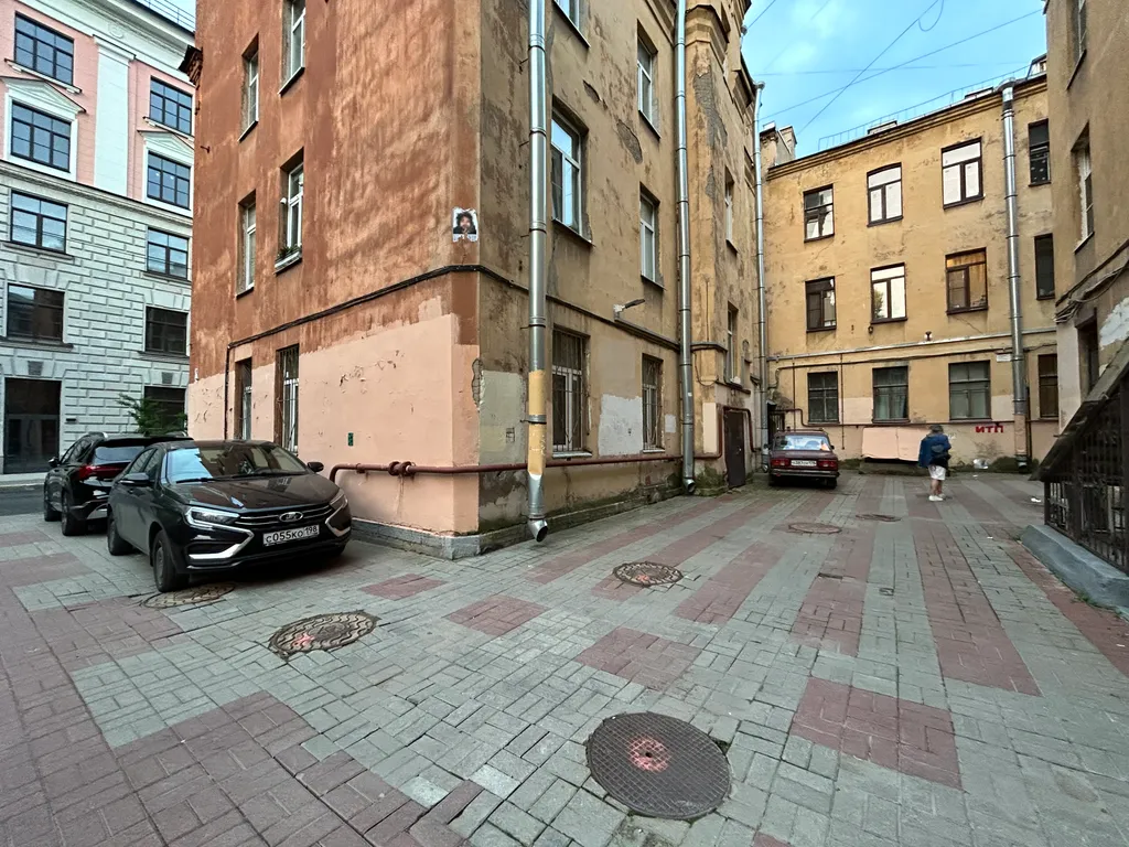 Квартира Просторная квартира с парковкой рядом с метро Петроградская — Санкт-Петербург