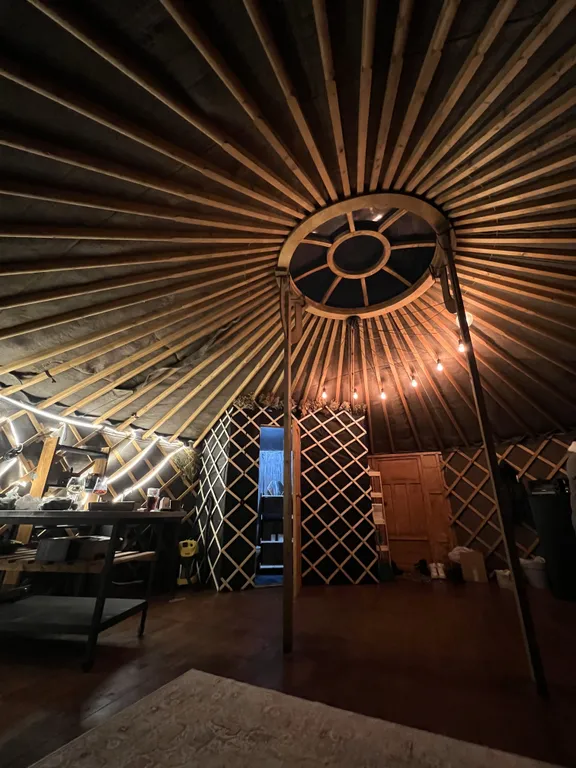 Коттедж Дом в виде юрты с травяной баней — Каблуково