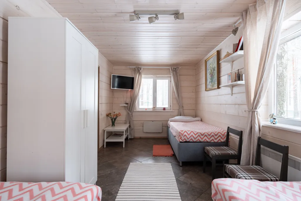 Коттедж Пятиместный коттедж в сосновом лесу — Лебяжье